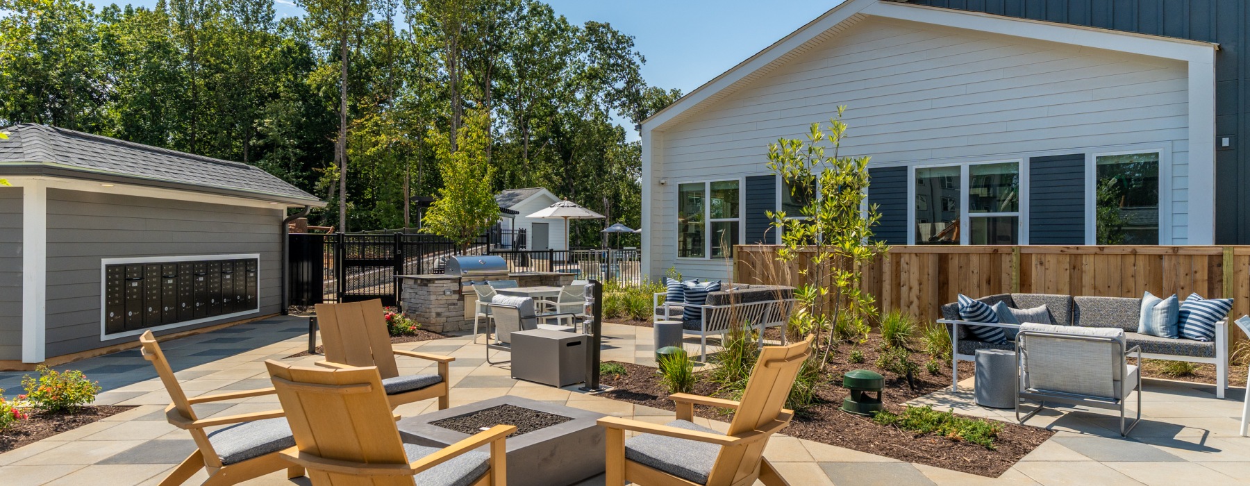 Outdoor lounge area and firepit